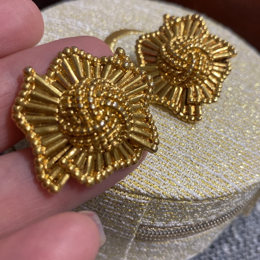 Vintage Rose-gold tone Love Knotted Earrings - Picture 7 of 7